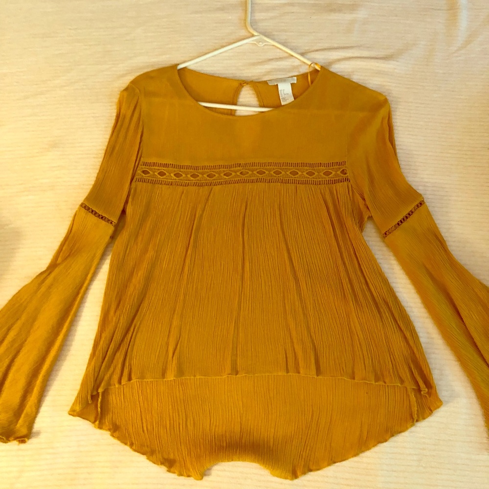 Long bell sleeved mustard top